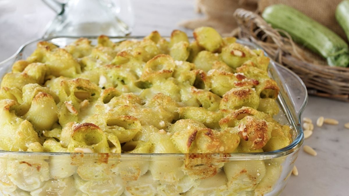 Gratin de pâtes aux courgettes et mozzarella