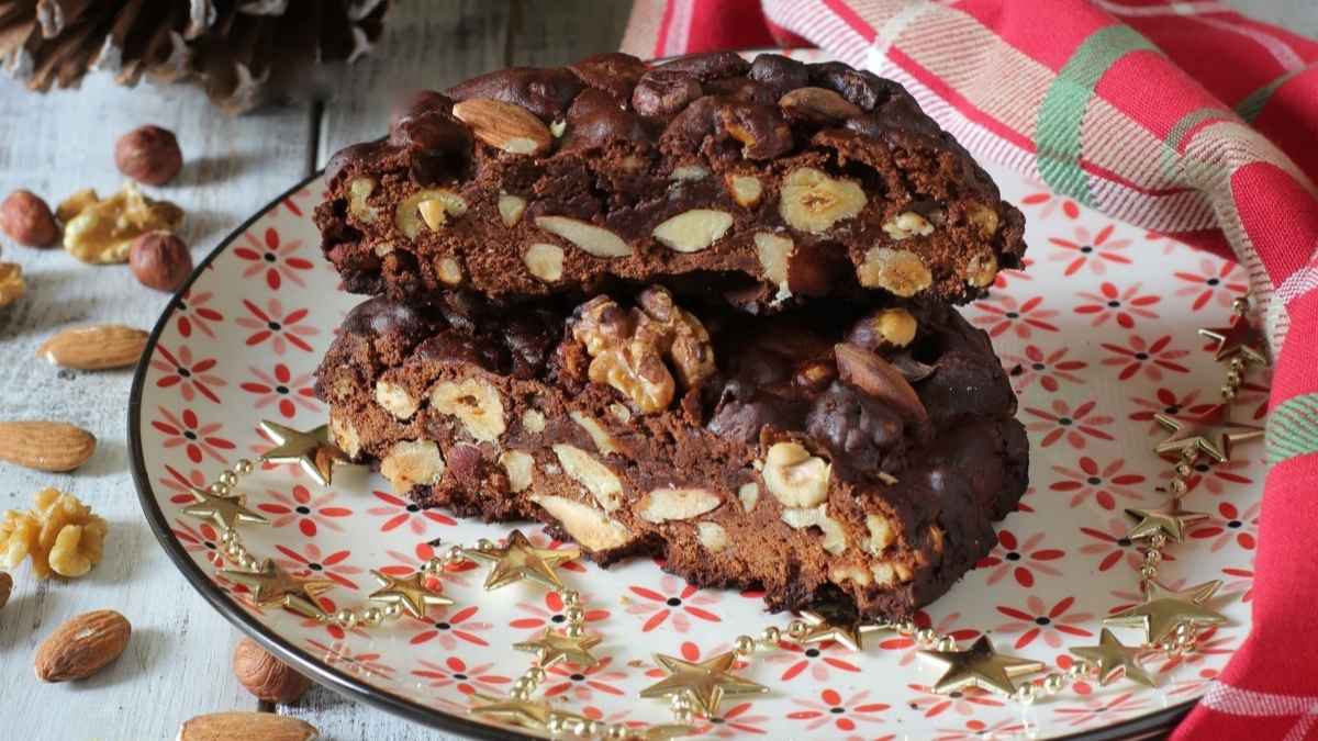 Panpepato, recette de Noël sans œufs ni beurre, avec des fruits secs