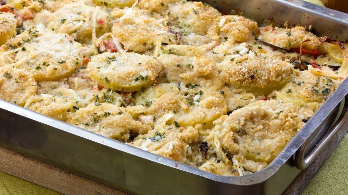 Gratin de courgettes, pommes de terre et tomates : une recette rapide en 5 minutes !