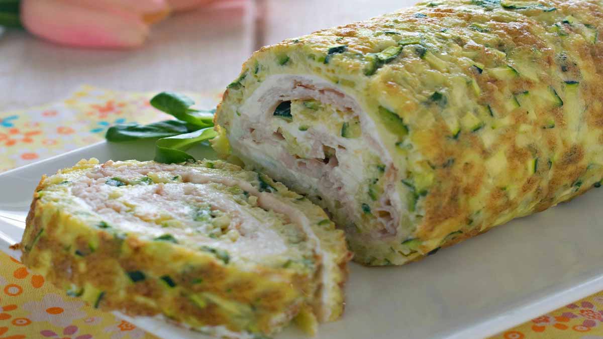 Succulent rouleau de courgettes farcies à la dinde, une merveille froide et salée