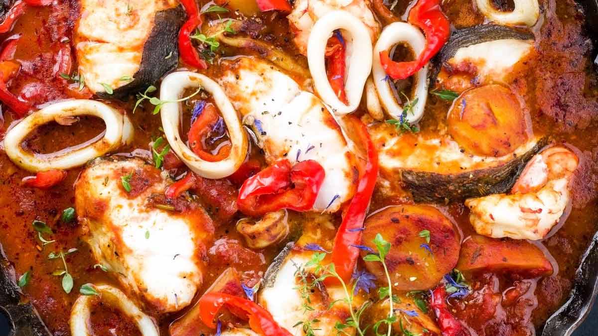 Délectable ragoût de poisson aux poivrons, merveilleux et tout en sauce
