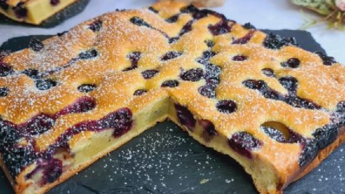 Gâteau moelleux aux myrtilles : diététique et délicieux ! Seulement 100