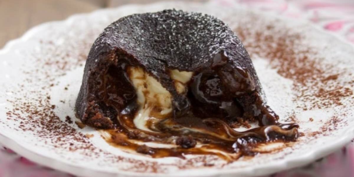 Fondant au 2 chocolats : Simple et irrésistible ! - Top Recettes