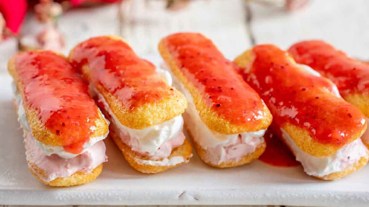 Biscuits glacés à la chantilly et aux fraises: un dessert frais super bon