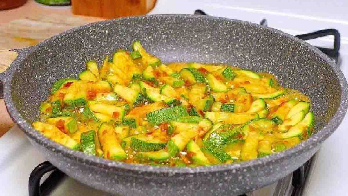 Courgettes poêlées à la sauce épicée: un accompagnement goûteux et bon marché