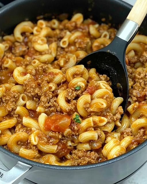 Poêlée rapide de viande hachée et pâtes savoureuse